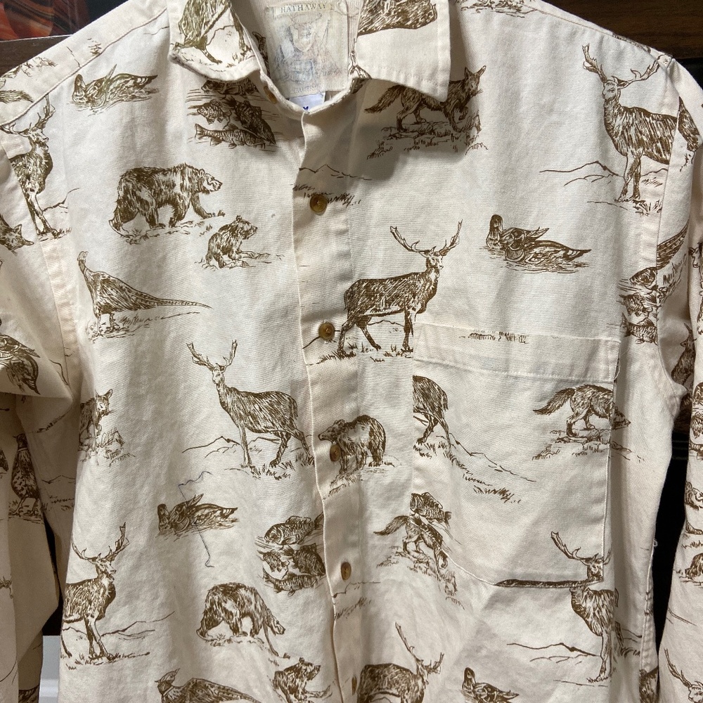 Retro animal print Hathaway vintage look no sleeve button up shirt. Size Medium